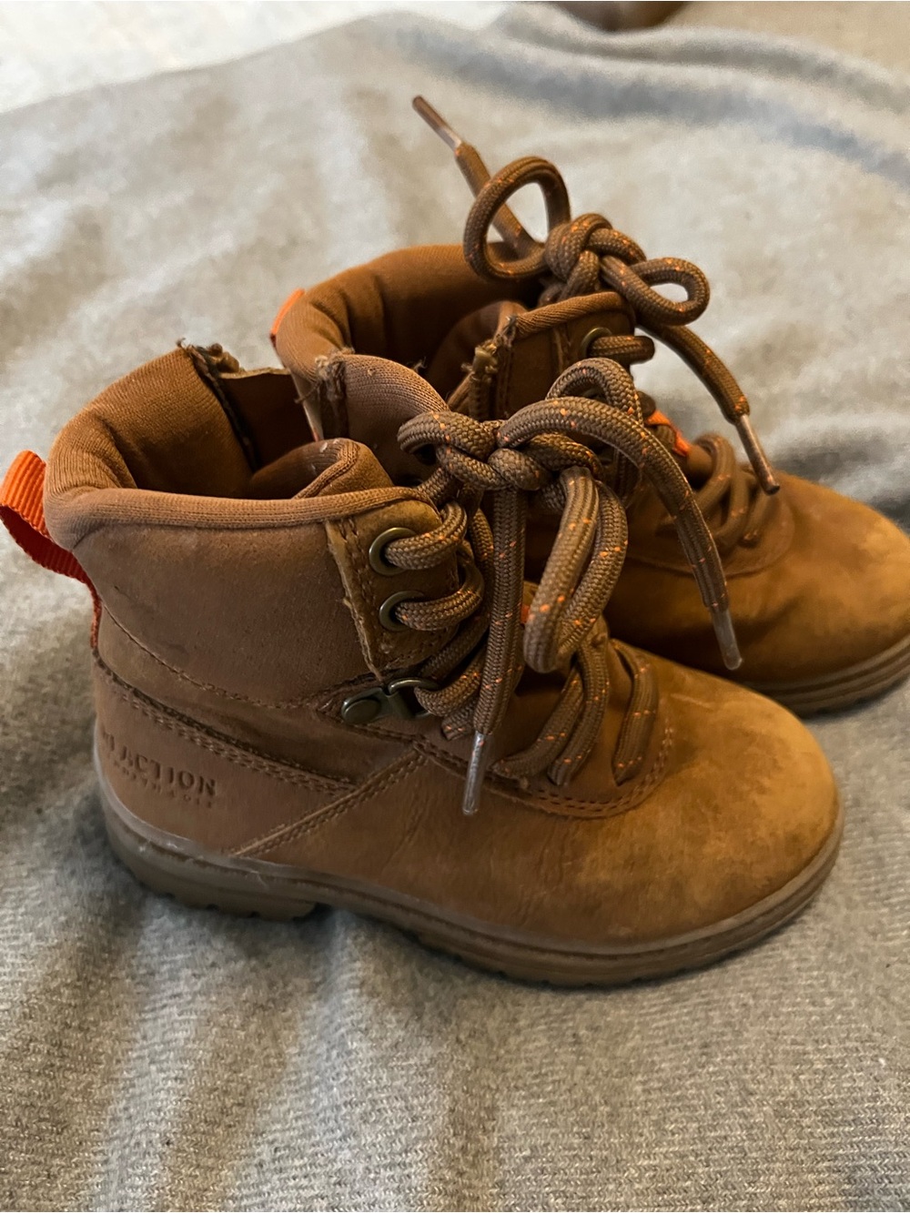 Kenneth Cole Reaction Kids Tan Lace-Up Hiking Boots